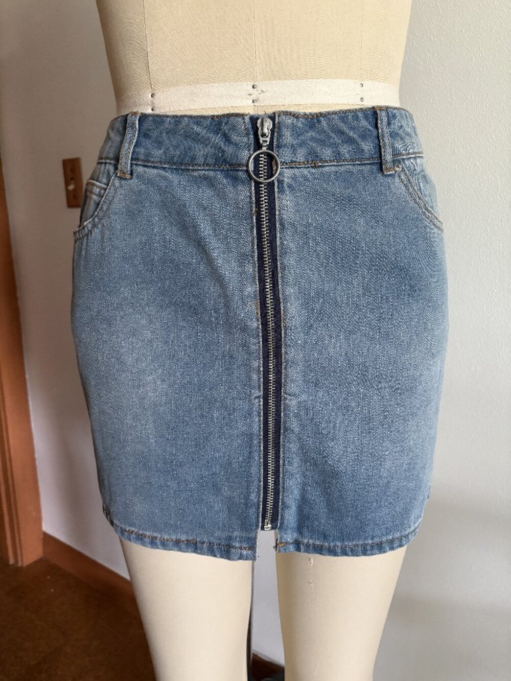 Trendy Full Front Zip Denim Mini Skirt with Ring Pull
